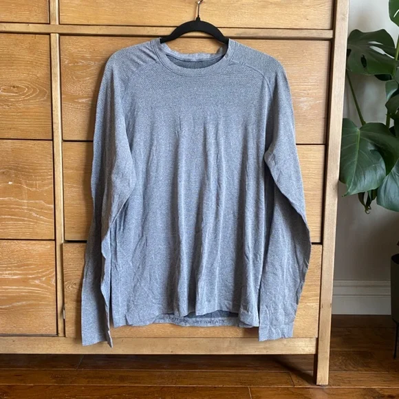 Lululemon Athletica Black Long Sleeve Tee - Picture 3 of 6